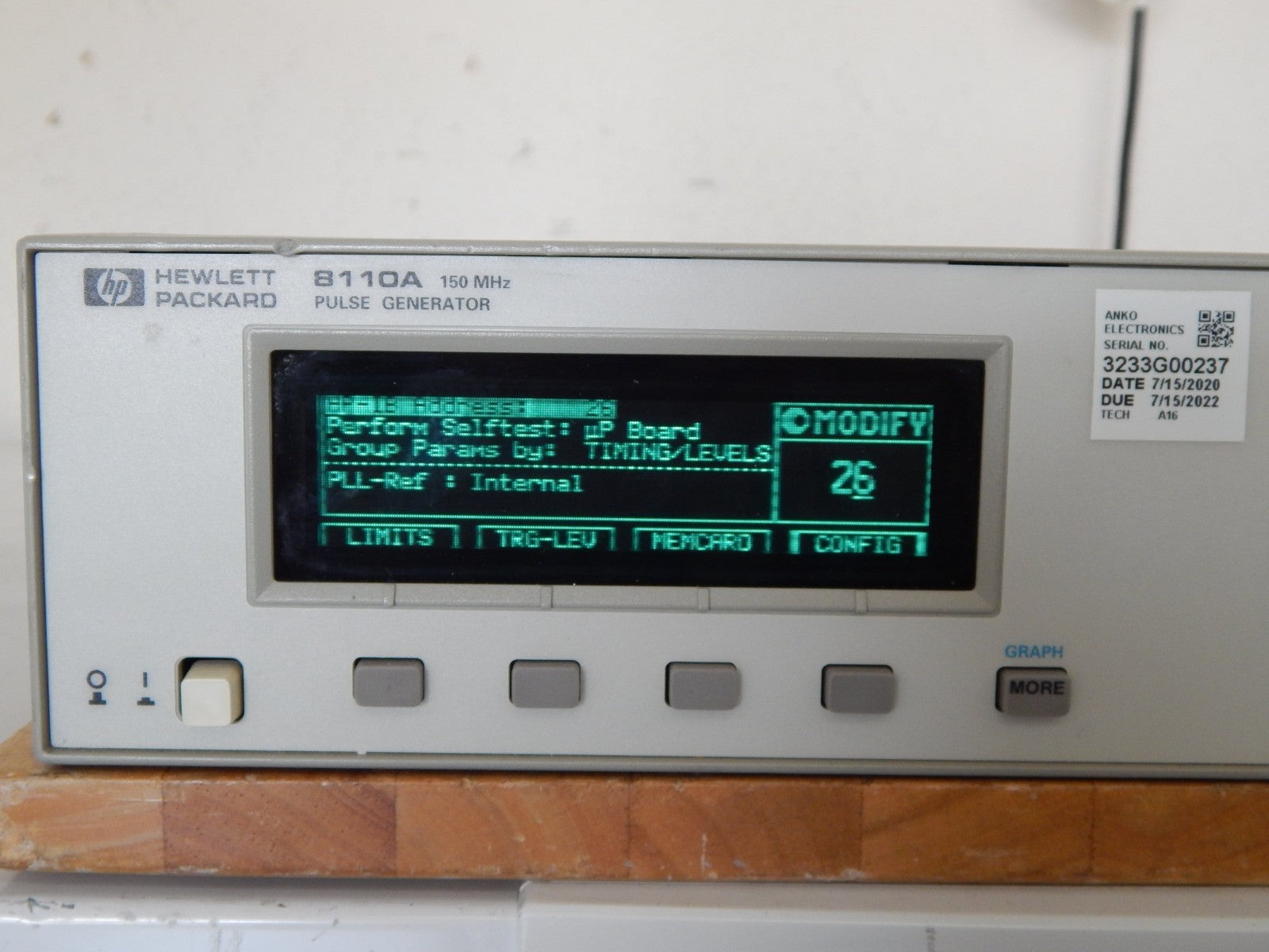 Agilent 8110A Pulse Generator w 2 of 81103A and 81106A (PLL) Agilent 8110A Pulse Generator w 2 of 81103A and 81106A (PLL)